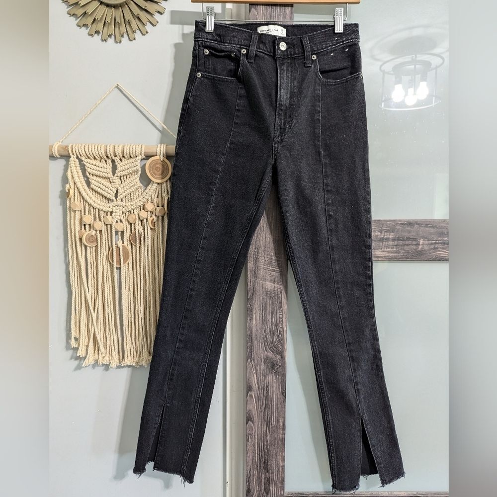 Abercrombie & Fitch High middle seam from slit jeans